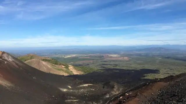Le volcan Cerro Negro : noir et beau