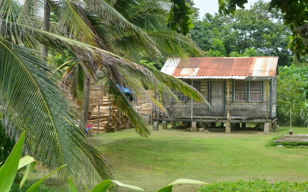 maison traditionnelle en bois, San juan del norte, Nicaragua