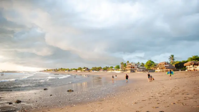 plage de Las Penitas, León, Nicaragua