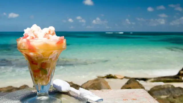 salade de fruits sur la plage à Corn Island - vacances au nicaragua